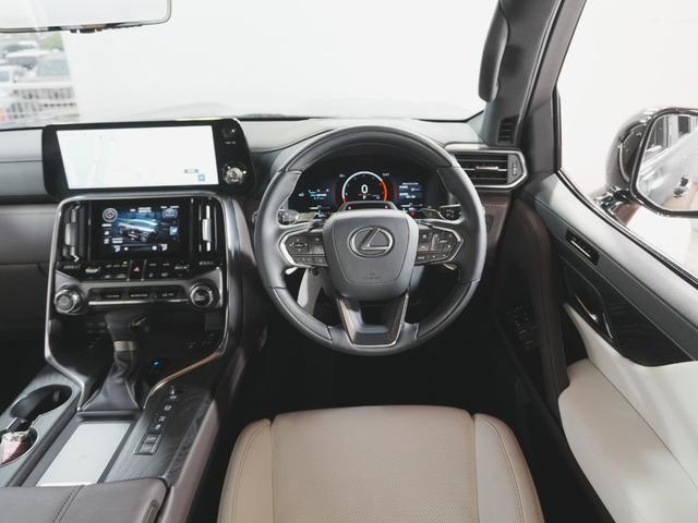 LEXUS LX LX600