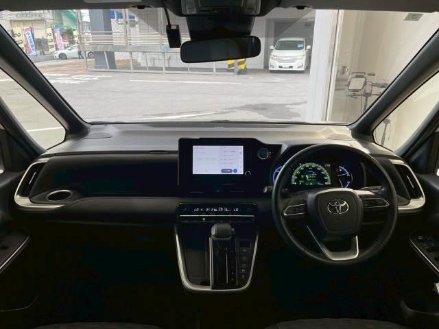 TOYOTA VOXY HYBRID S-Z