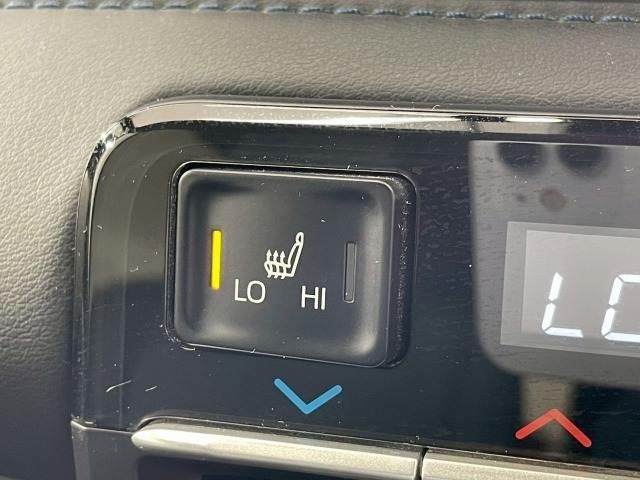 TOYOTA VOXY HYBRID S-Z