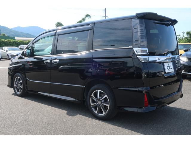 TOYOTA VOXY ZS KIRAMEKI III