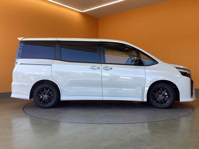 TOYOTA VOXY ZS KIRAMEKI III