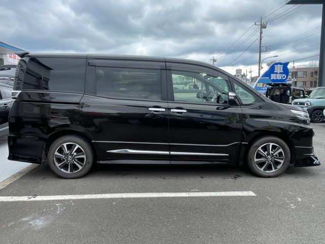 TOYOTA VOXY ZS KIRAMEKI II