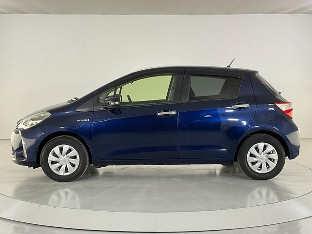 TOYOTA VITZ HYBRID F SAFETY EDITION III