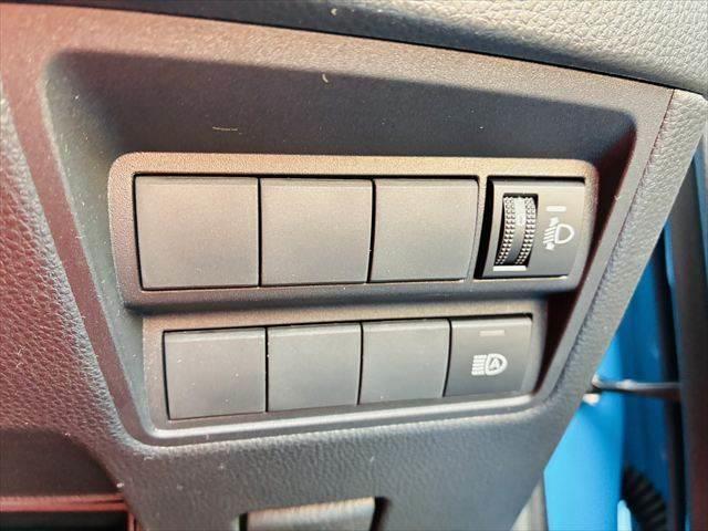 TOYOTA YARIS HYBRID X