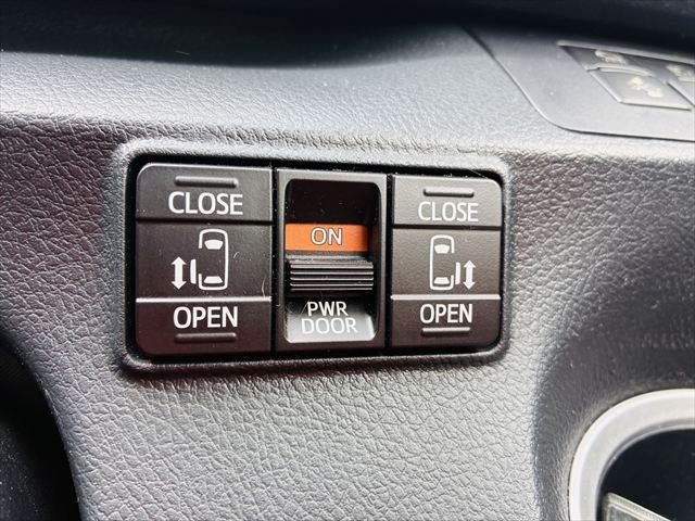 TOYOTA SIENTA G CUERO