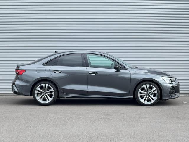 AUDI A3 SEDAN 30 TFSI S LINE