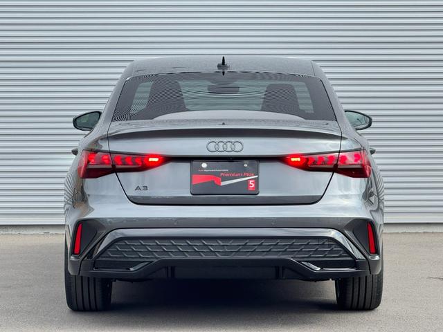 AUDI A3 SEDAN 30 TFSI S LINE