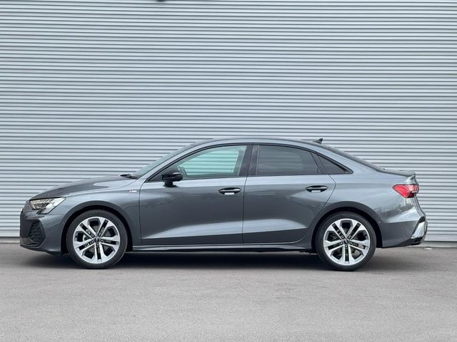 AUDI A3 SEDAN 30 TFSI S LINE