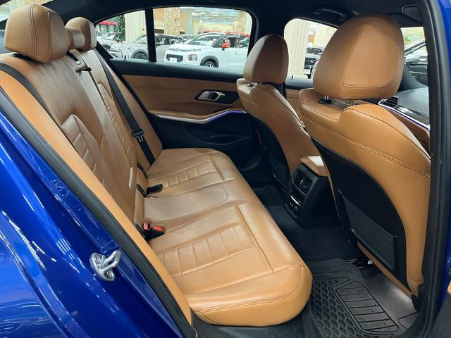 BMW 3 SERIES 320i M-SPORT
