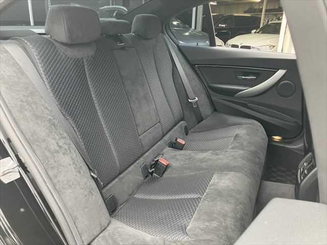 BMW 3 SERIES 320i M-SPORT