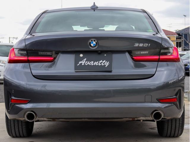 BMW 3 SERIES 320i