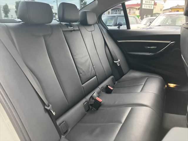 BMW 3 SERIES 320i LUXURY