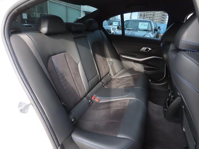 BMW 3 SERIES 320i M-SPORT
