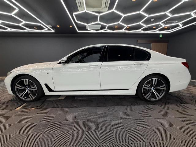 BMW 7 SERIES 740i M-SPORT