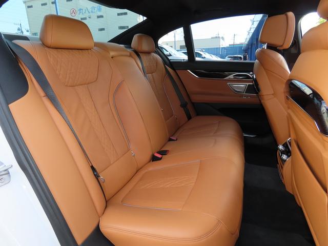 BMW 7 SERIES 740i M-SPORT