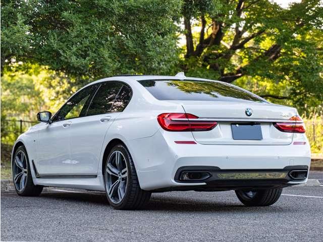 BMW 7 SERIES 740i M-SPORT