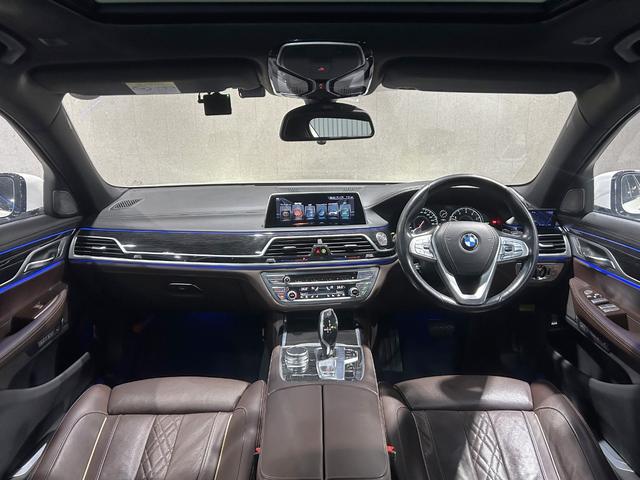 BMW 7 SERIES 740i M-SPORT