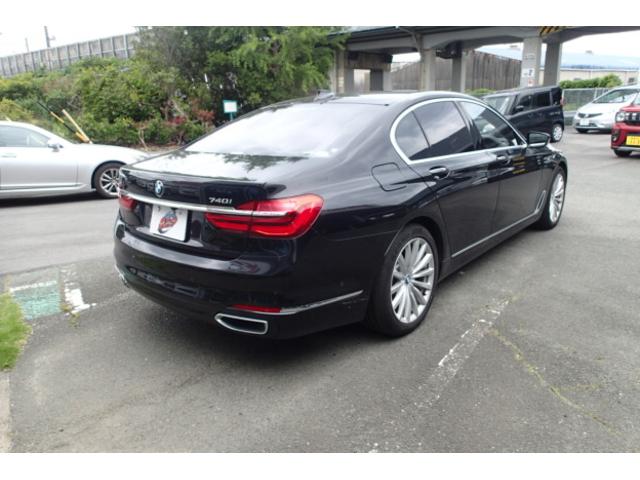 BMW 7 SERIES 740i