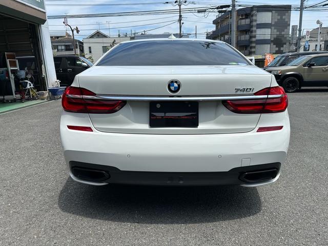 BMW 7 SERIES 740i M-SPORT