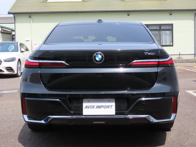 BMW 7 SERIES 740i M-SPORT