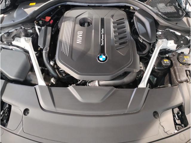 BMW 7 SERIES 740i M-SPORT