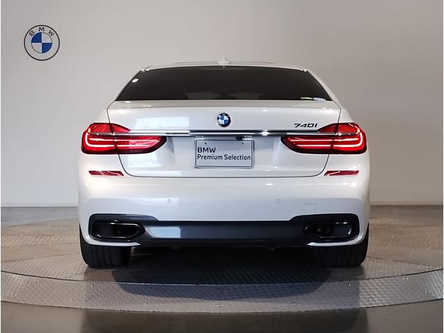BMW 7 SERIES 740i M-SPORT