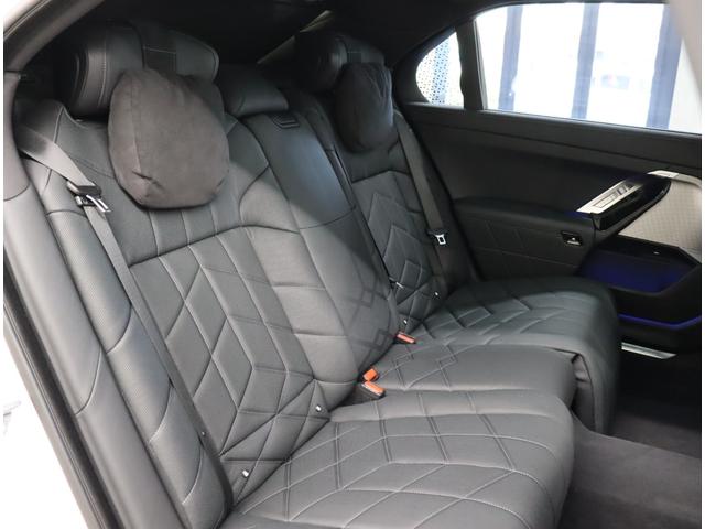 BMW 7 SERIES 740i M-SPORT