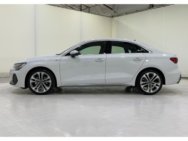 AUDI A3 SEDAN 30 TFSI S LINE