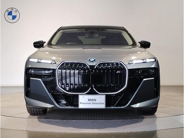 BMW i7 M70 X DRIVE