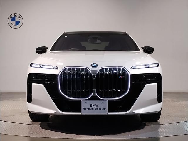 BMW i7 M70 X DRIVE