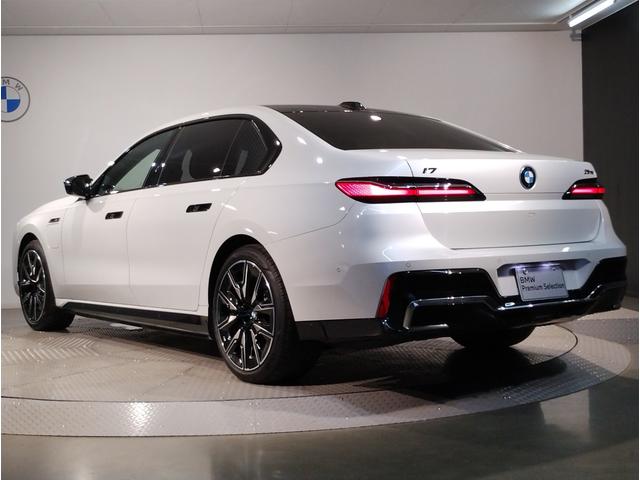 BMW i7 M70 X DRIVE