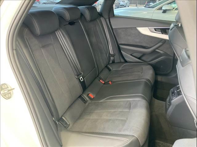 AUDI A4 BLACK STYLE PLUS