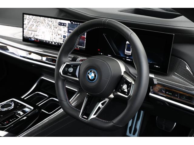 BMW i7 M70 X DRIVE