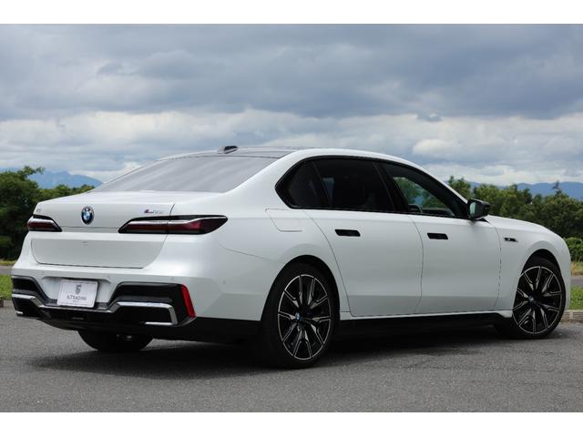 BMW i7 M70 X DRIVE