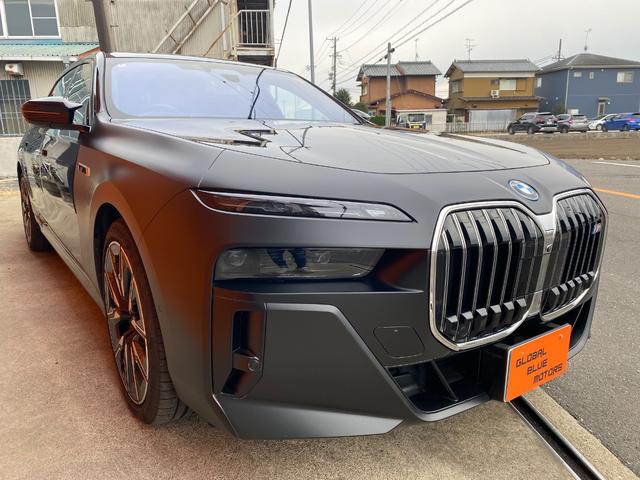 BMW i7 M70 X DRIVE