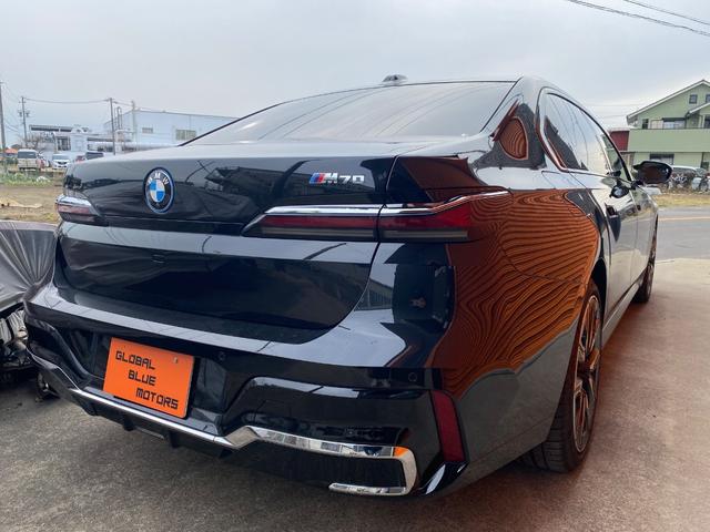 BMW i7 M70 X DRIVE