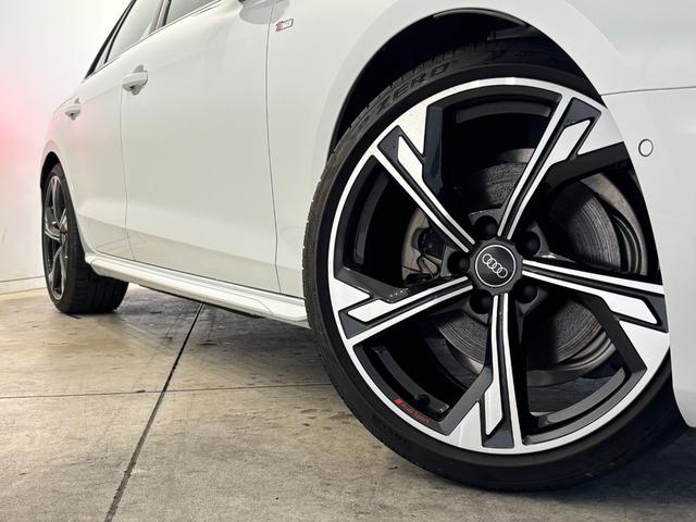AUDI A4 BLACK STYLE PLUS