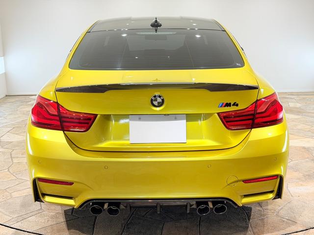 BMW M4 M4 COUPE