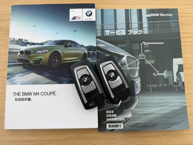 BMW M4 M4 COUPE