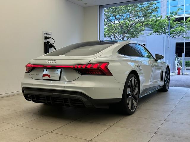 AUDI E-TRON GT QUATTRO BASE GRADE