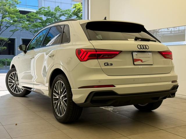 AUDI Q3 35 TFSI S LINE