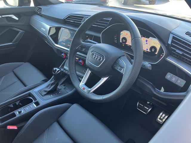 AUDI Q3 35 TFSI S LINE
