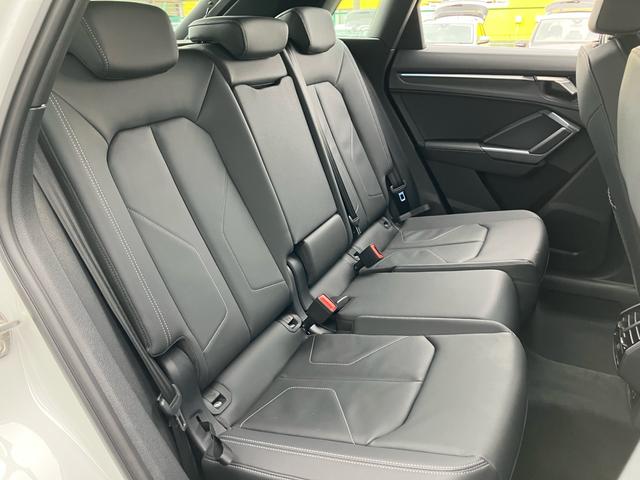 AUDI Q3 35 TFSI S LINE
