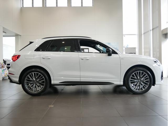 AUDI Q3 35 TFSI S LINE