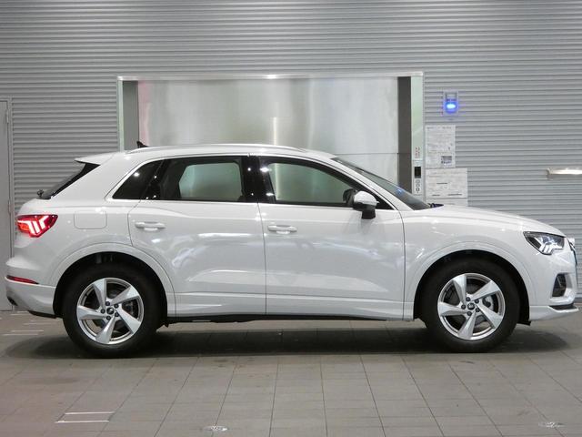 AUDI Q3 35 TFSI ADVANCED