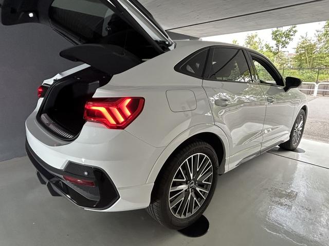 AUDI Q3 35 TFSI S LINE