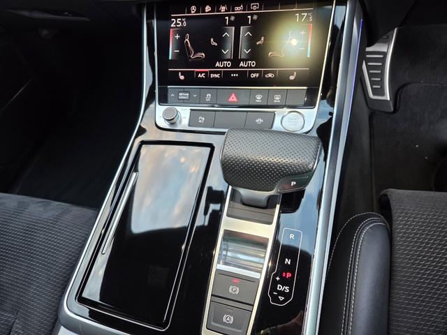 AUDI Q8 55TFSI QUATTRO DEBUT PACKAGE S LINE