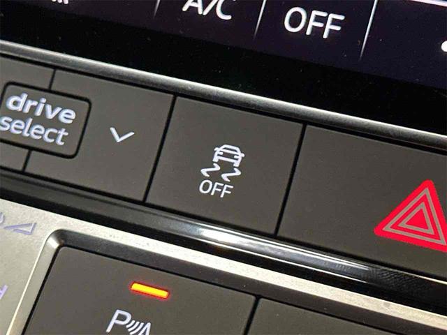 AUDI Q8 55TFSI QUATTRO S LINE