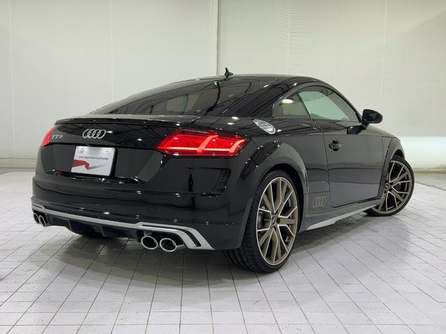 AUDI TTS COUPE MEMORIAL EDITION