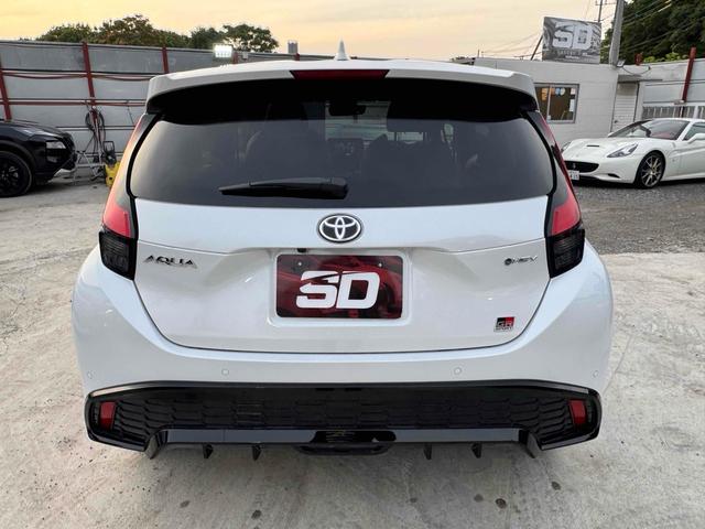 TOYOTA AQUA GR SPORT